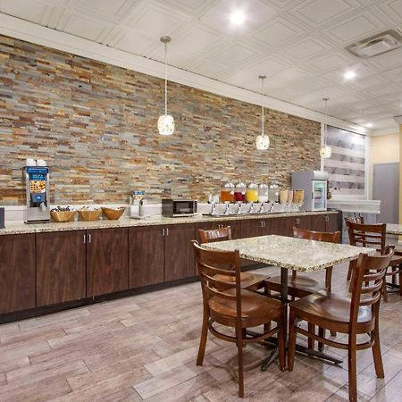 Clarion Inn Asheville Airport Флетчър Екстериор снимка
