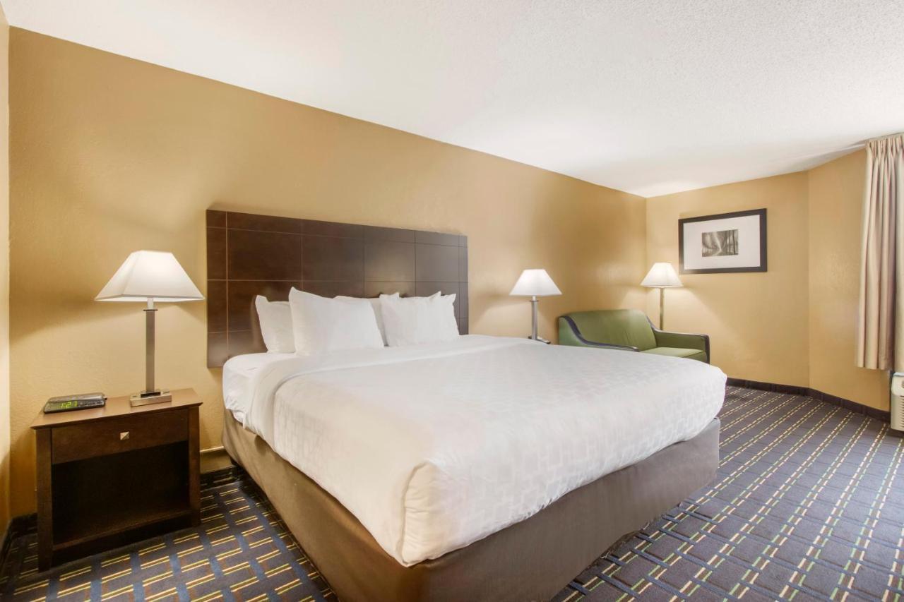Clarion Inn Asheville Airport Флетчър Екстериор снимка