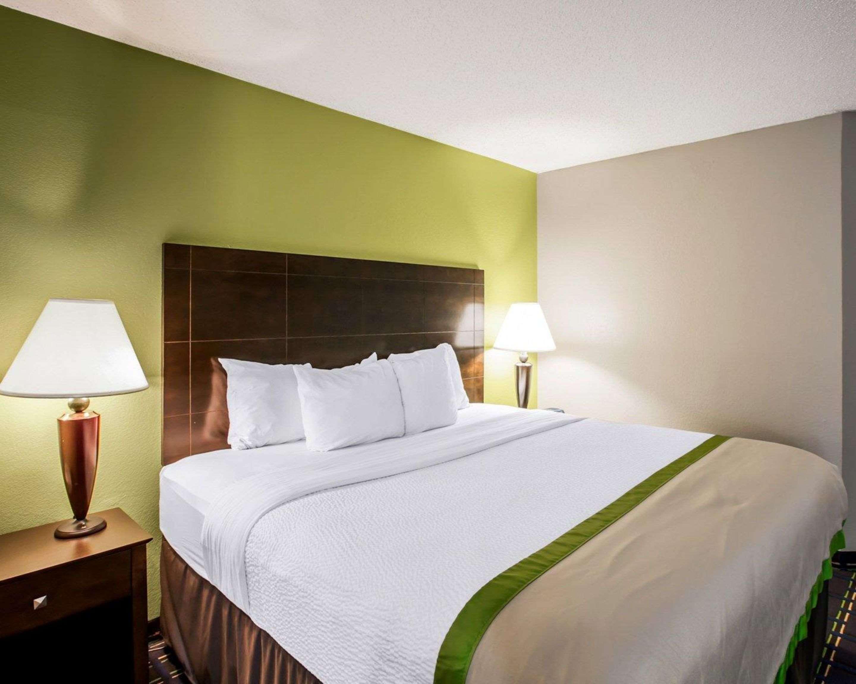 Clarion Inn Asheville Airport Флетчър Екстериор снимка