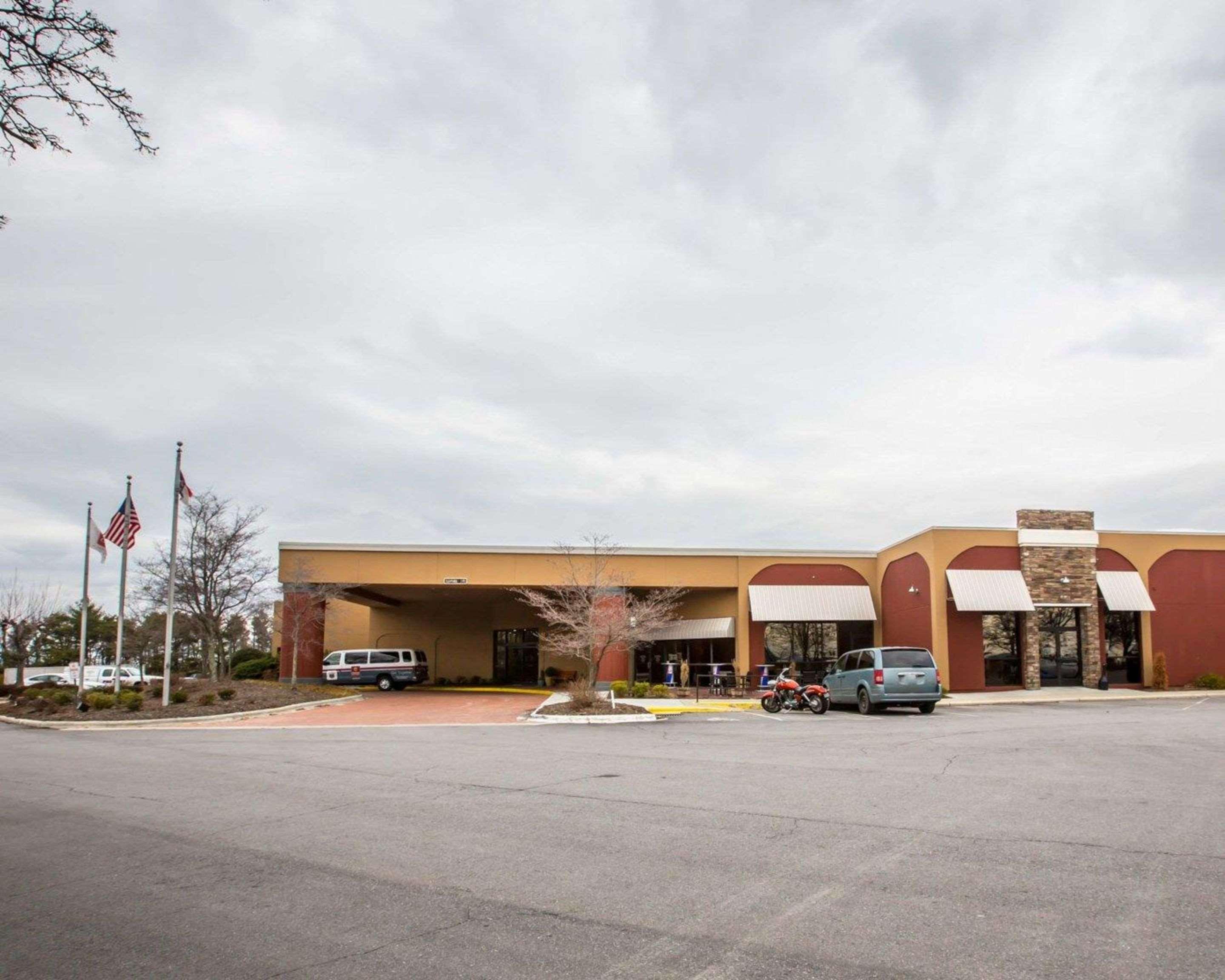 Clarion Inn Asheville Airport Флетчър Екстериор снимка