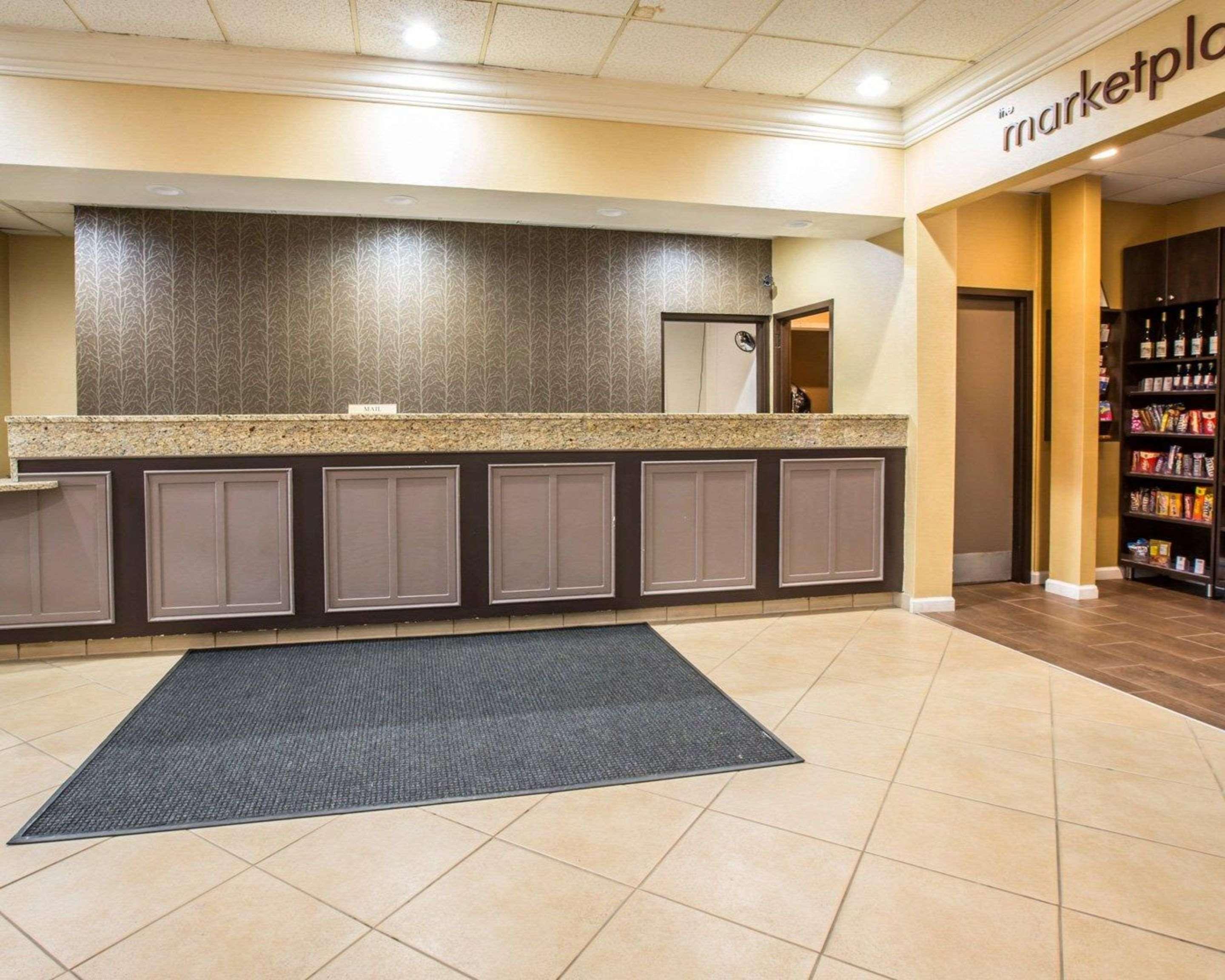 Clarion Inn Asheville Airport Флетчър Екстериор снимка