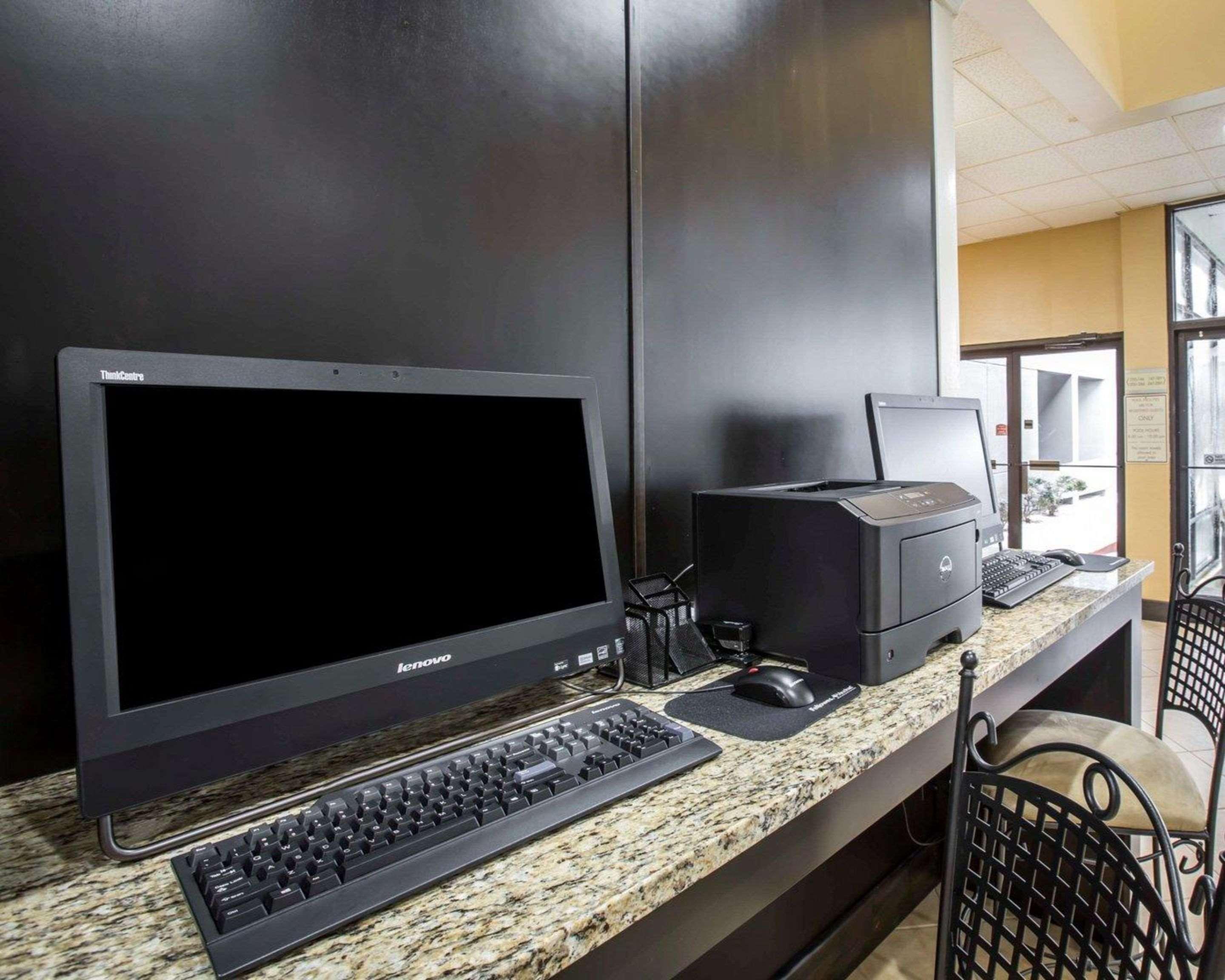 Clarion Inn Asheville Airport Флетчър Екстериор снимка