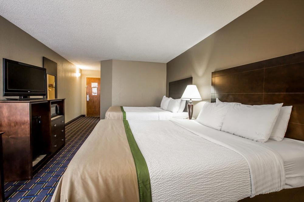 Clarion Inn Asheville Airport Флетчър Екстериор снимка
