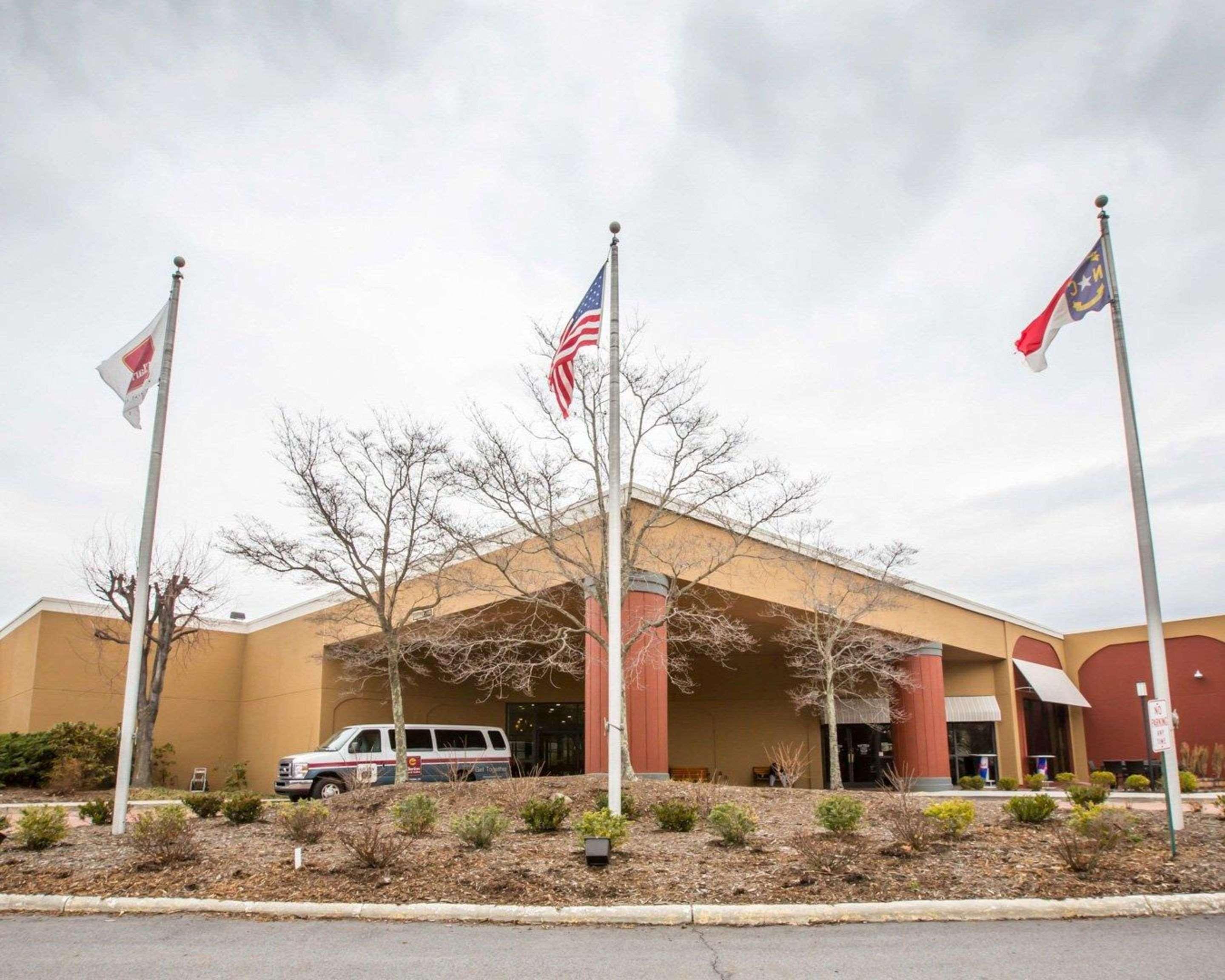 Clarion Inn Asheville Airport Флетчър Екстериор снимка