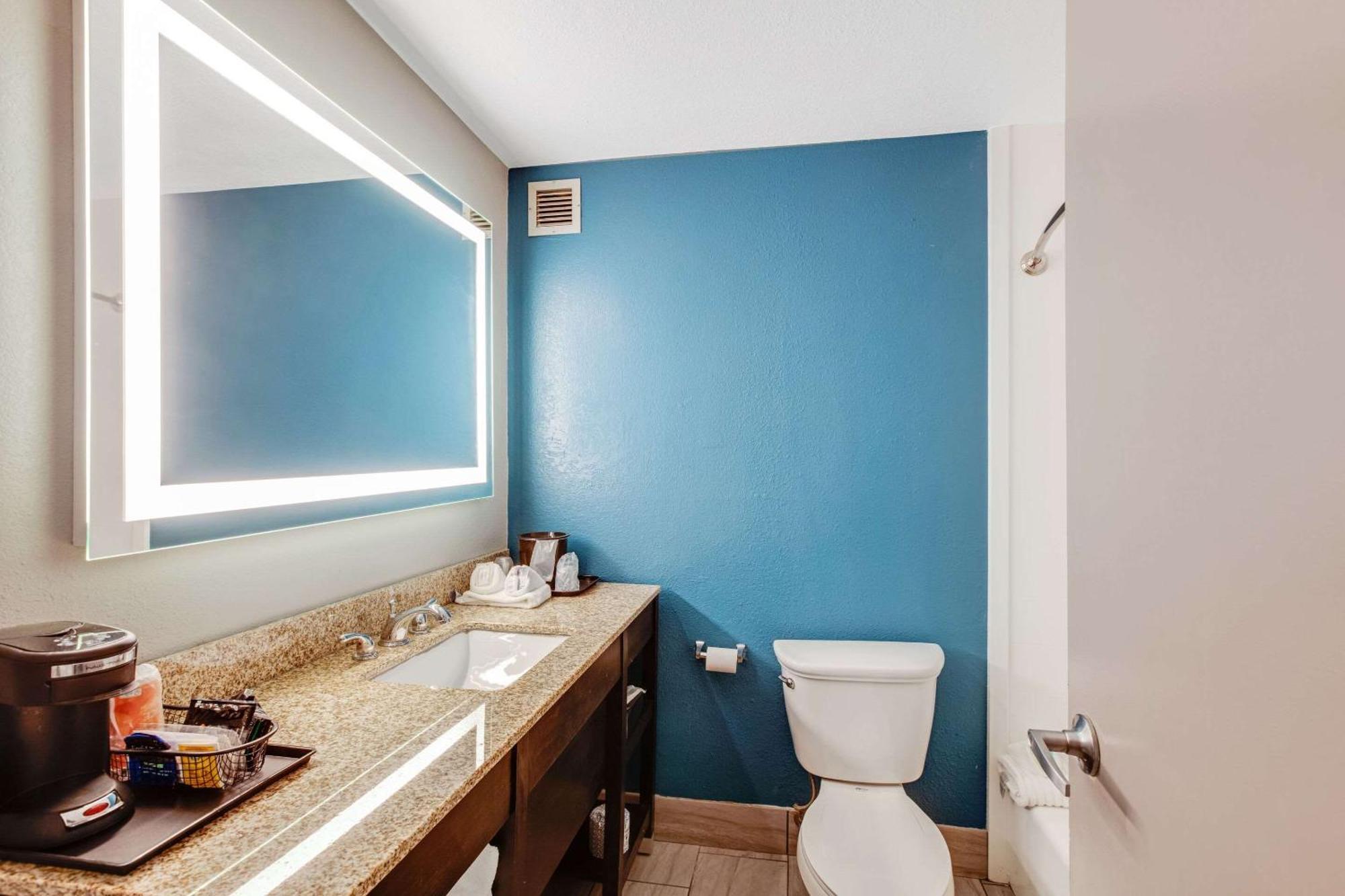 Clarion Inn Asheville Airport Флетчър Екстериор снимка