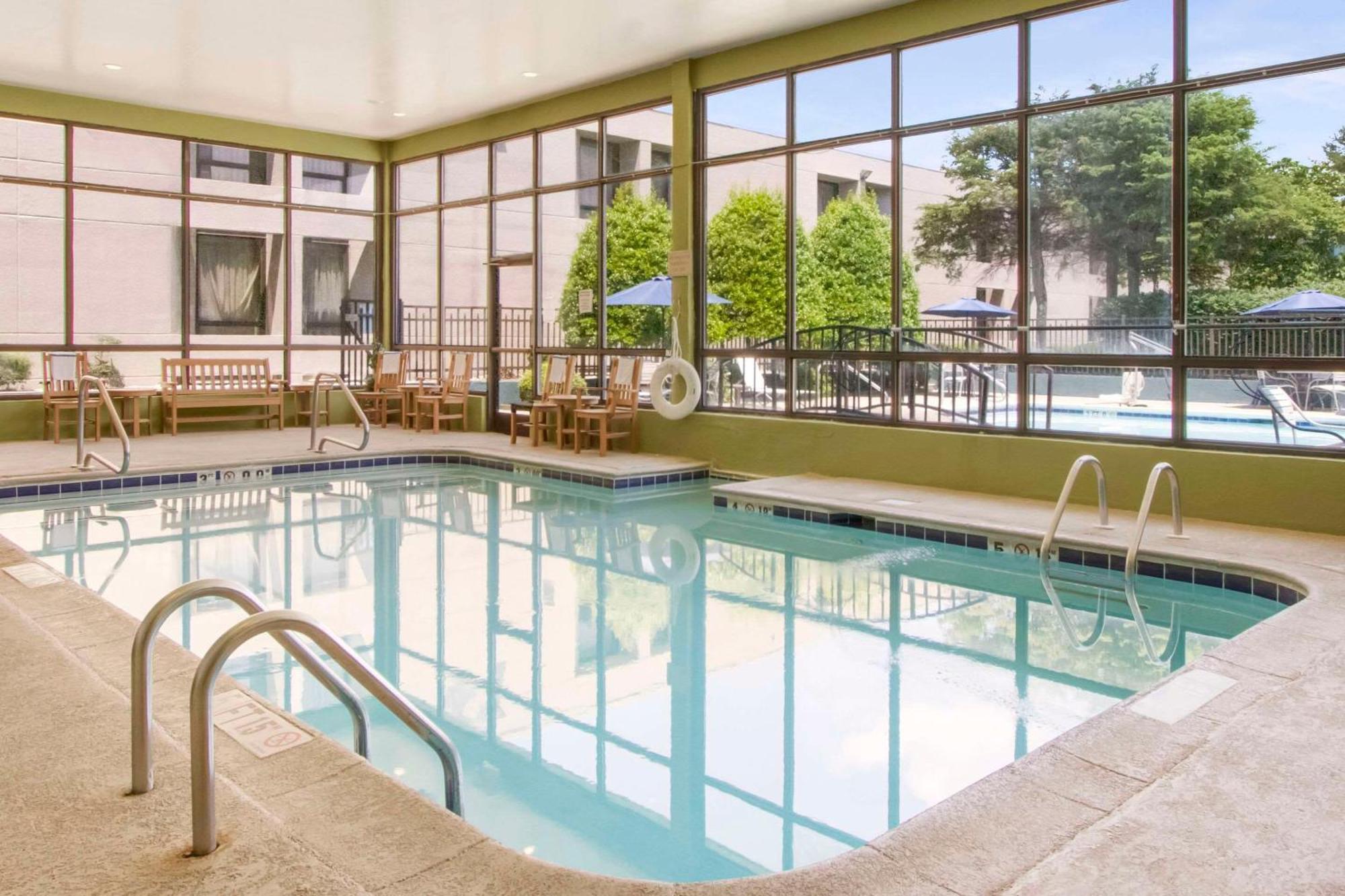 Clarion Inn Asheville Airport Флетчър Екстериор снимка