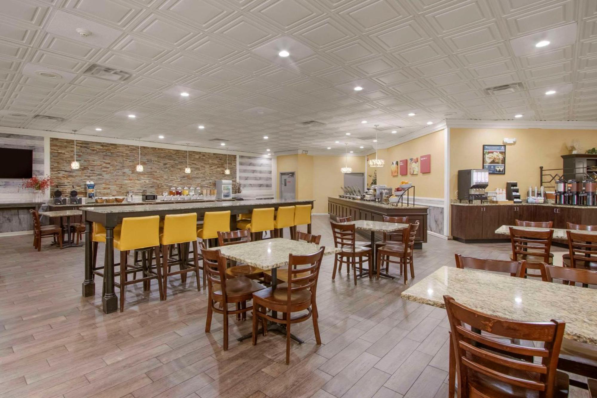Clarion Inn Asheville Airport Флетчър Екстериор снимка