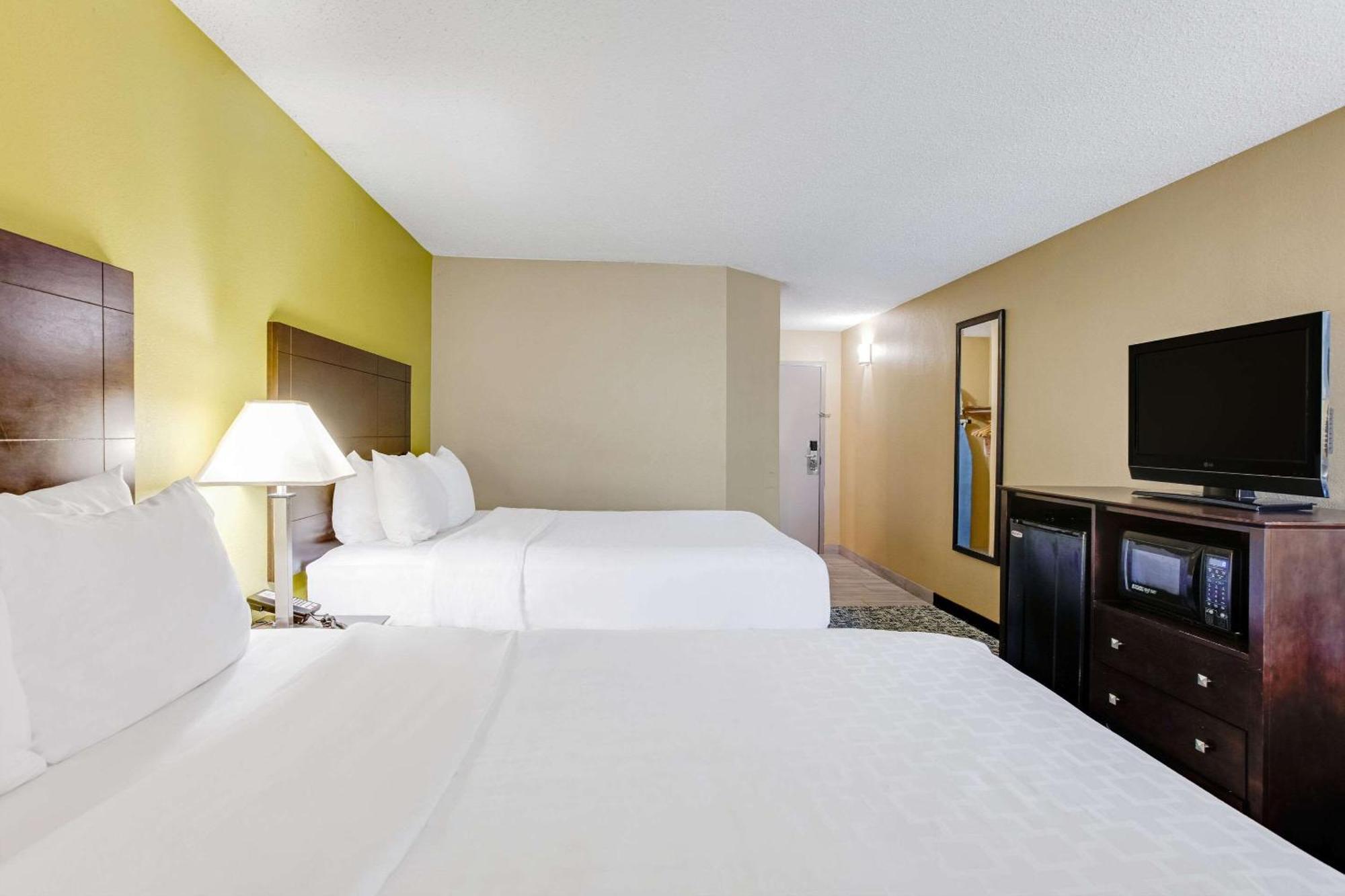 Clarion Inn Asheville Airport Флетчър Екстериор снимка