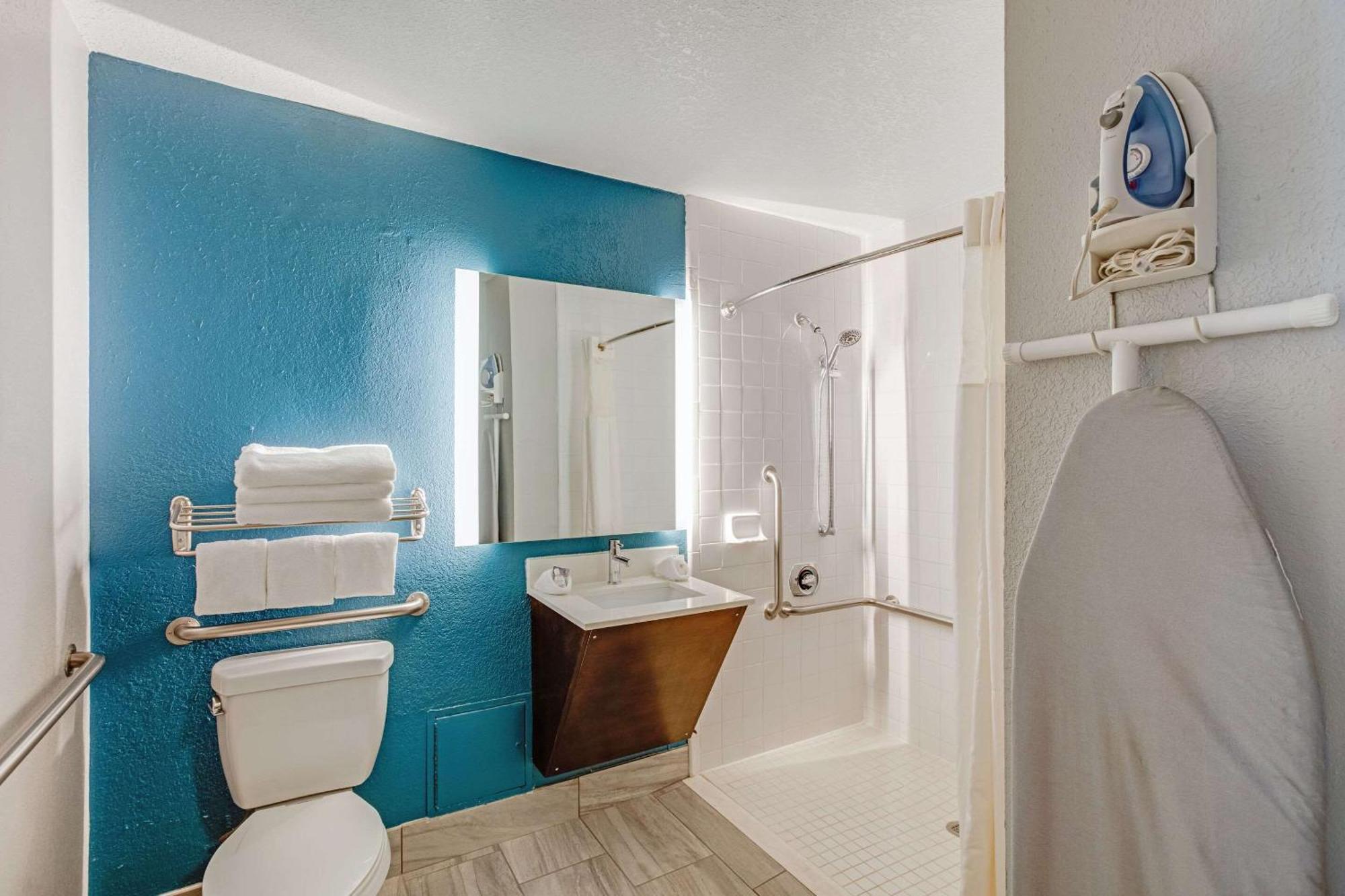 Clarion Inn Asheville Airport Флетчър Екстериор снимка