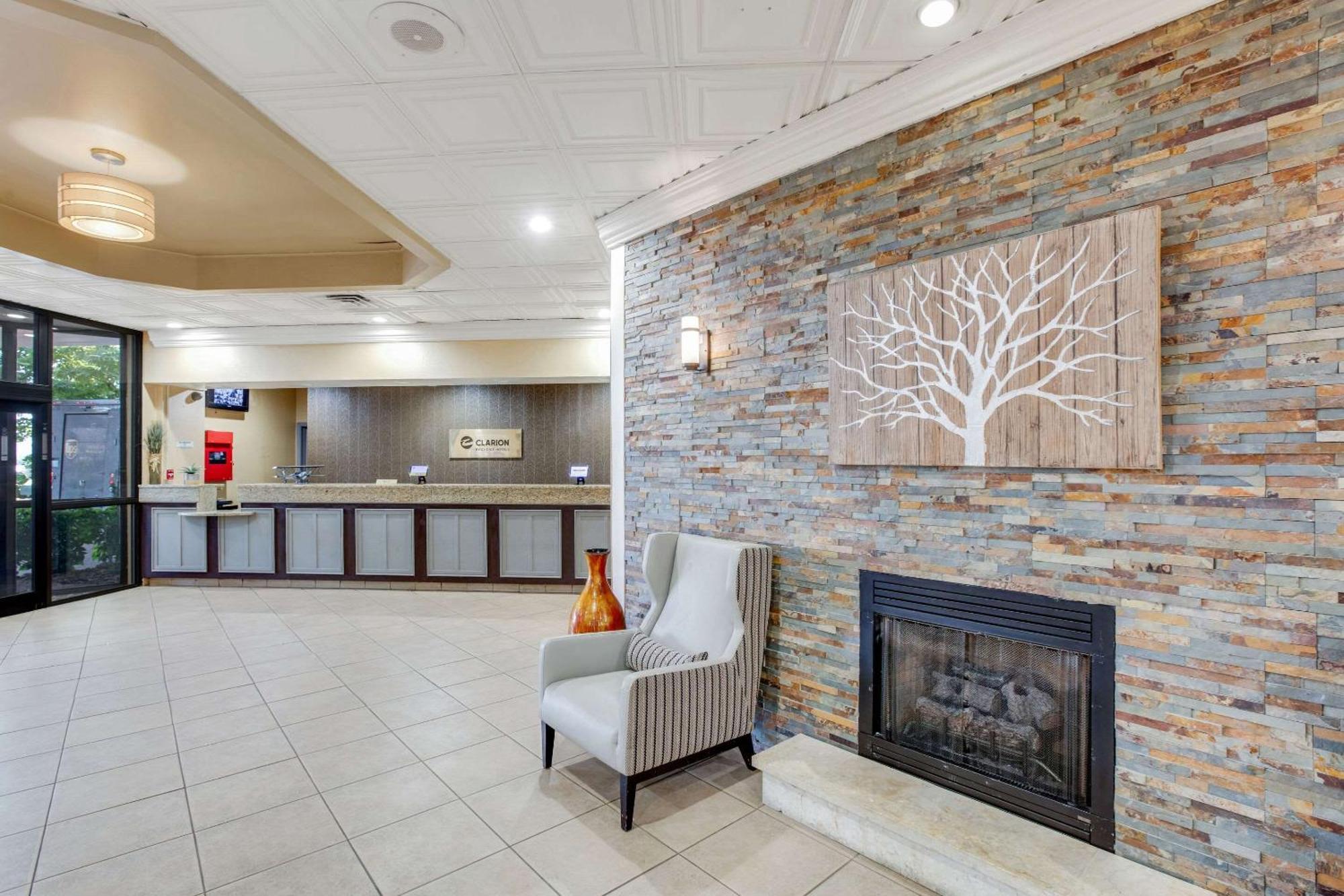 Clarion Inn Asheville Airport Флетчър Екстериор снимка