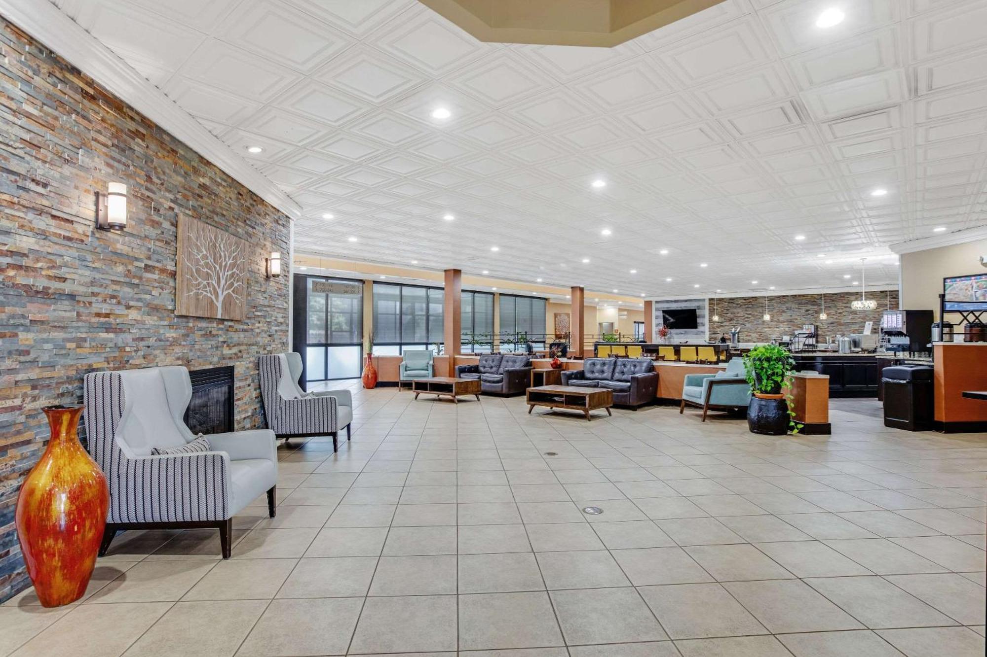 Clarion Inn Asheville Airport Флетчър Екстериор снимка