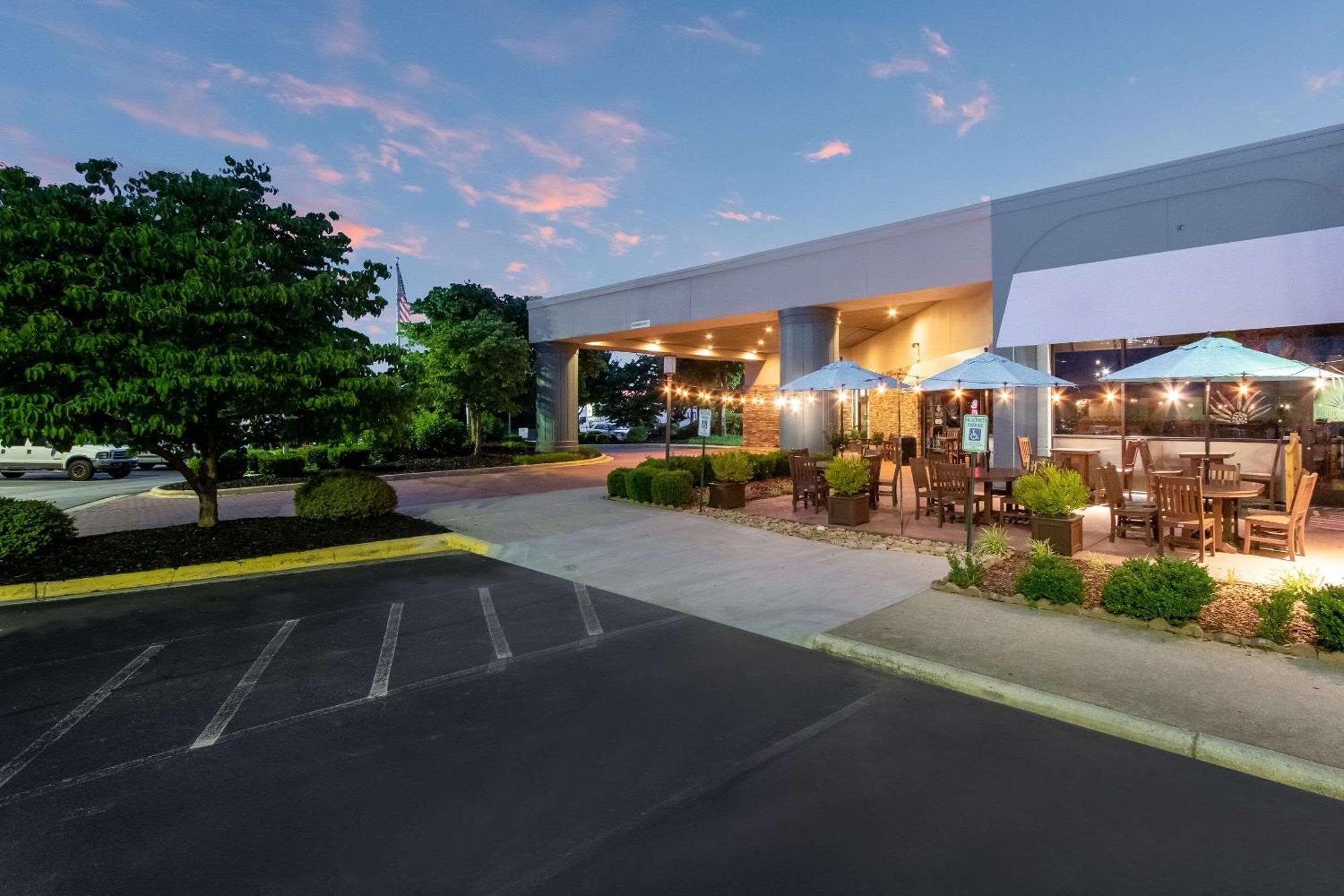 Clarion Inn Asheville Airport Флетчър Екстериор снимка