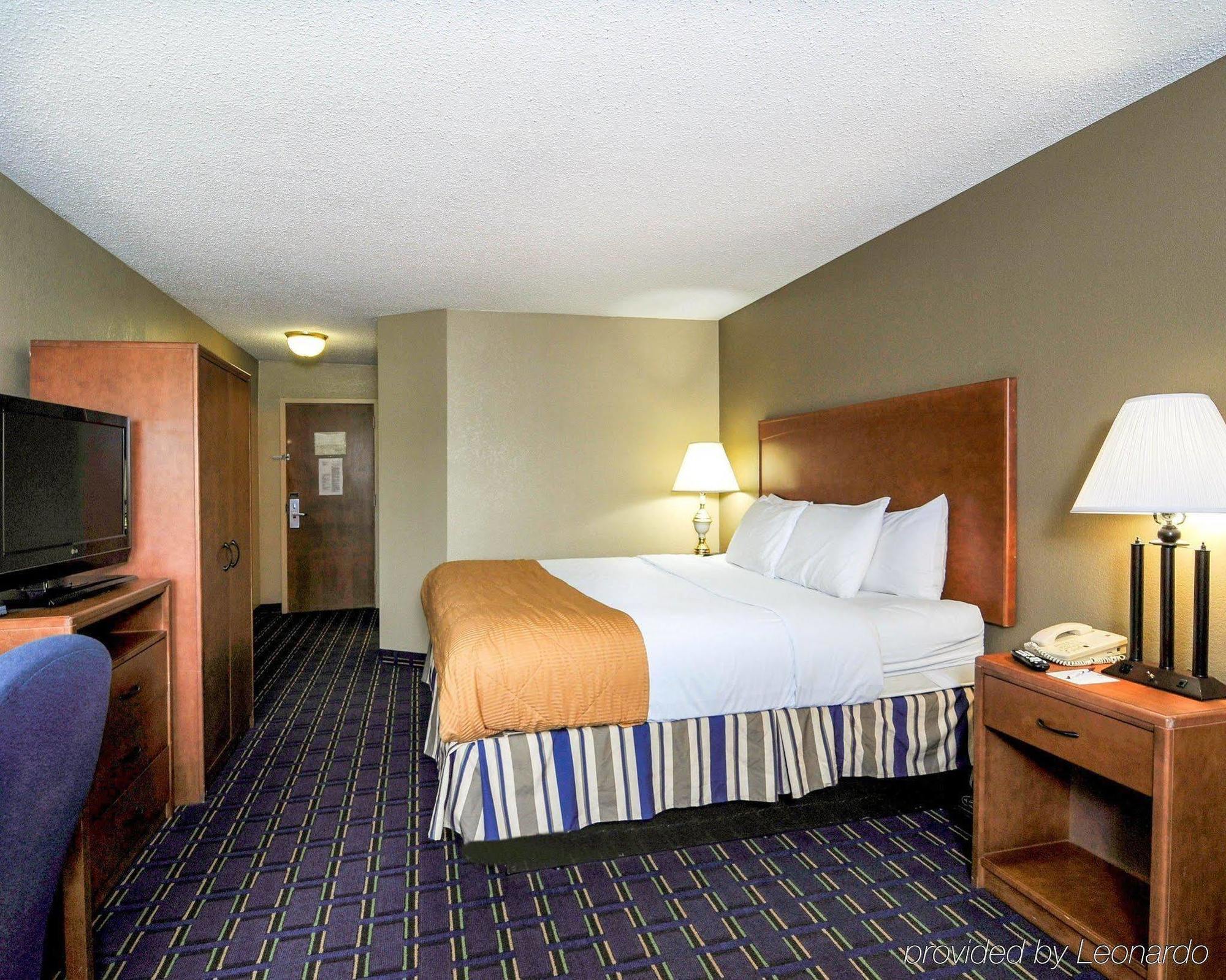 Clarion Inn Asheville Airport Флетчър Екстериор снимка