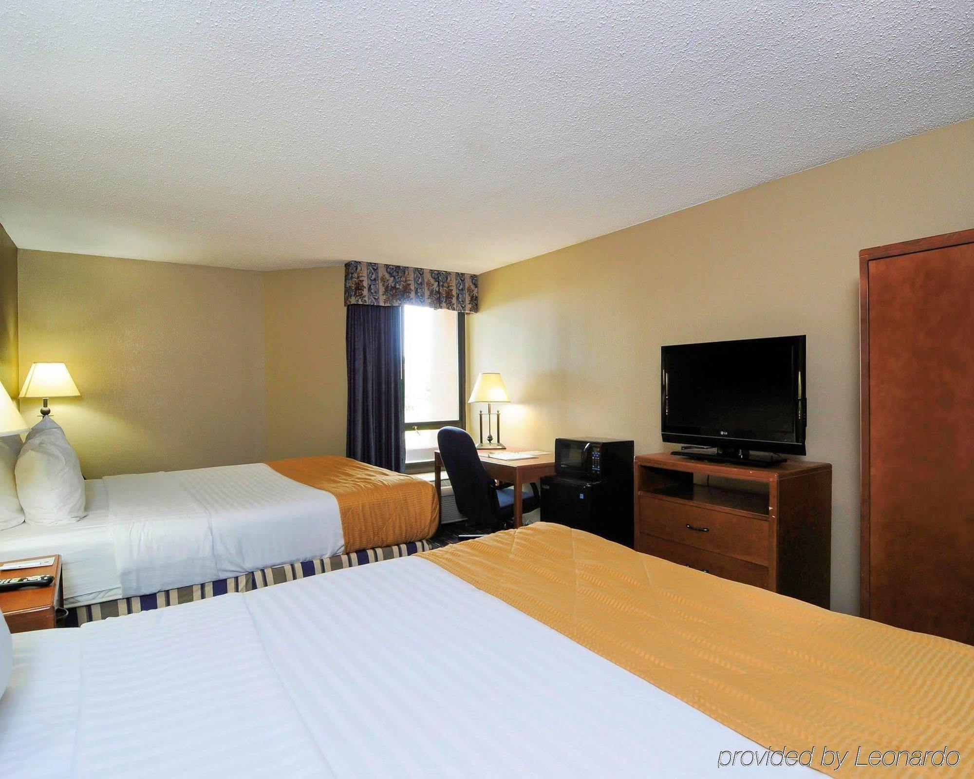 Clarion Inn Asheville Airport Флетчър Екстериор снимка