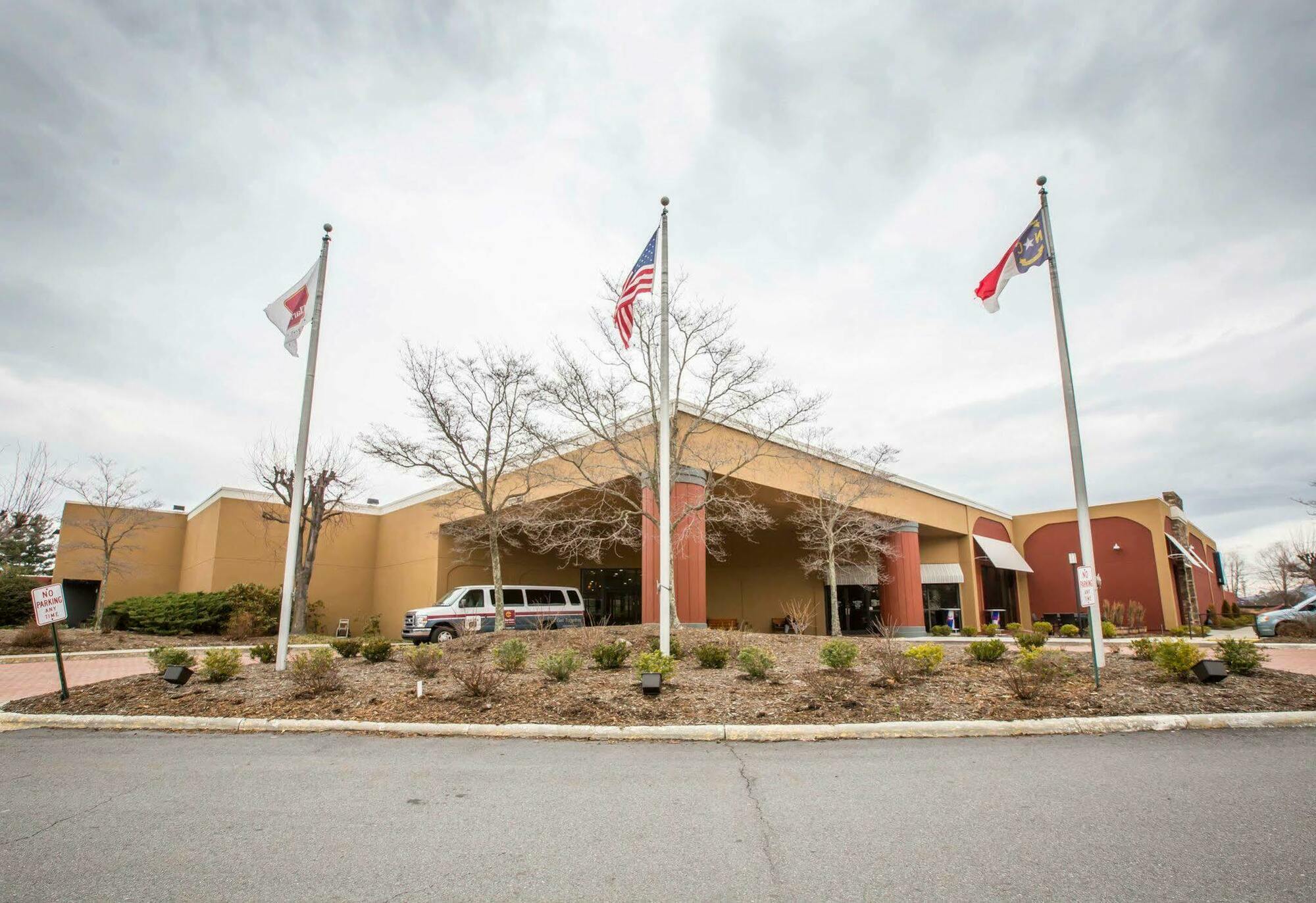 Clarion Inn Asheville Airport Флетчър Екстериор снимка